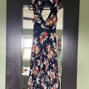 A cut, luxxel floral dress